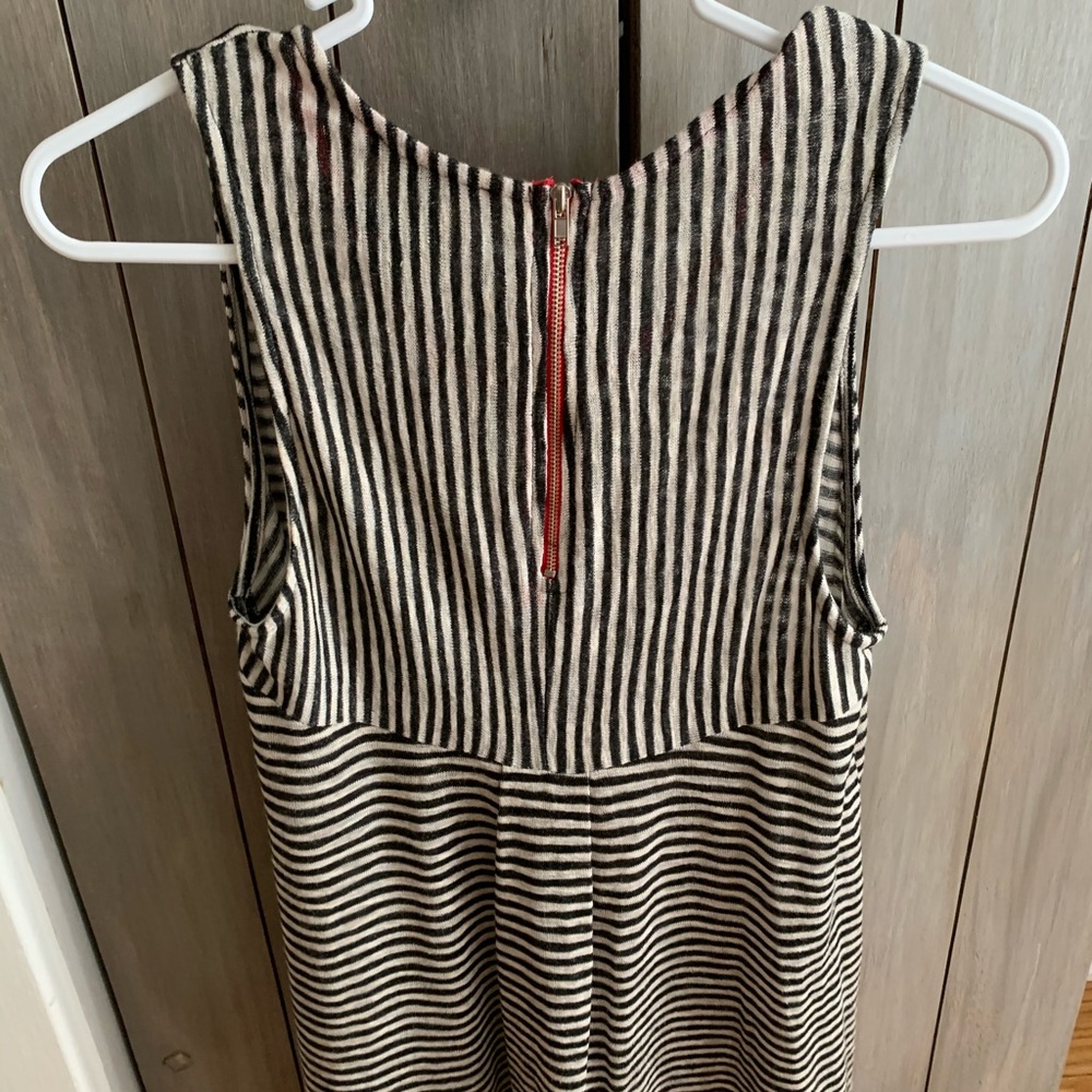 grey and white stripped tank top